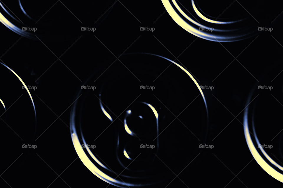 Latinhas de refrigerante/Soda cans.