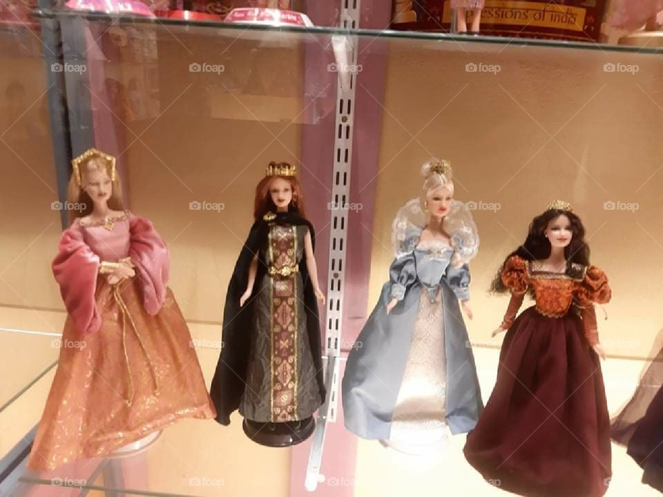 The magic world of dolls