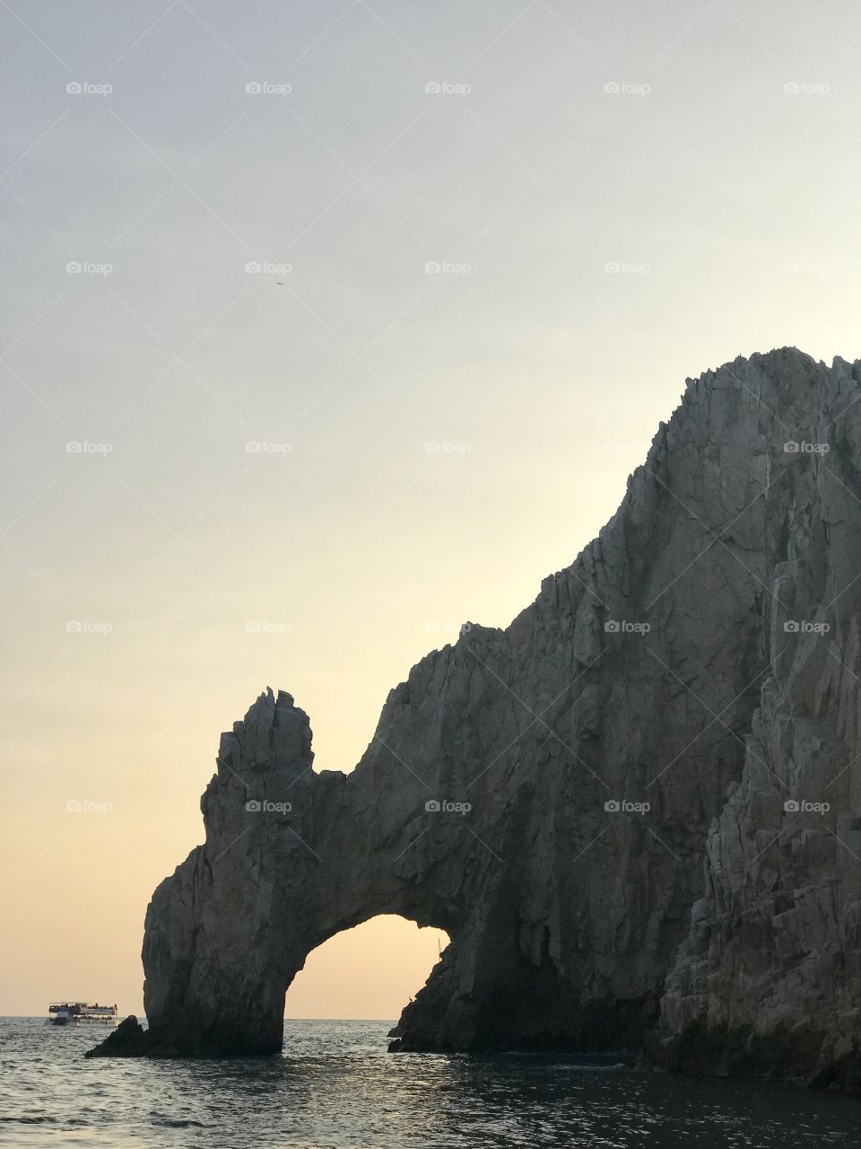 Sunset at THR ARCH of Cabo San Lucas. EL ARCO