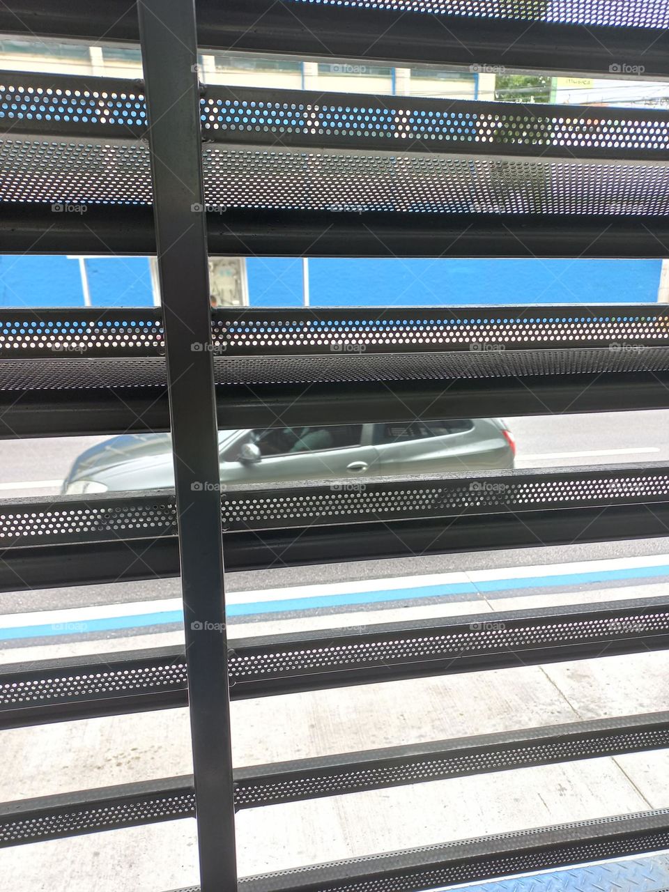 As grades de proteção industrial tem o papel  de oferecer proteção aos usuários e só patrimônio, aprimorando o empenho da indústria na prevenção de acidentes e riscos em geral