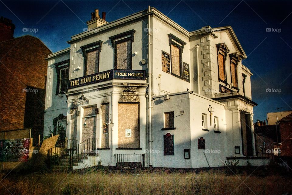 The Bun Penny Public House, Herne Bay. Damaged by Fire. Plot has since been redeveloped as luxury apartments.