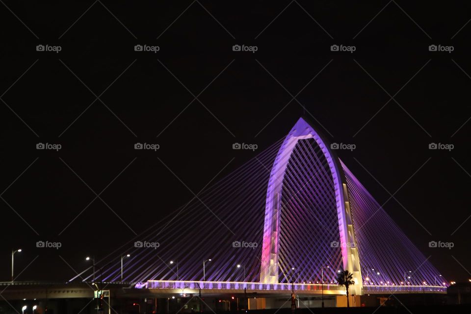 "Ke'an Aiqin Bridge" is a connecting bridge connecting Taichung's Zhongke Park and Shuinan. It is currently the highest cable-stayed bridge in the central part. The bridge looks like a harp