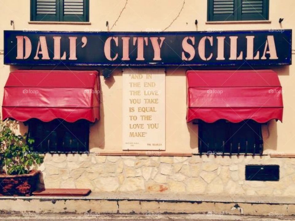 Love in Scilla 