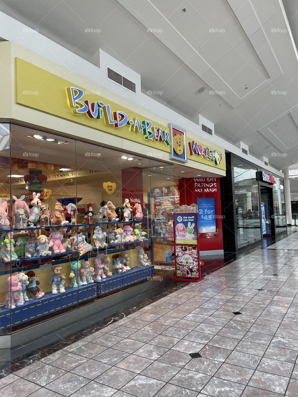 Build A Bear store in the mall, going to Build A Bear with children, making memories with kids 