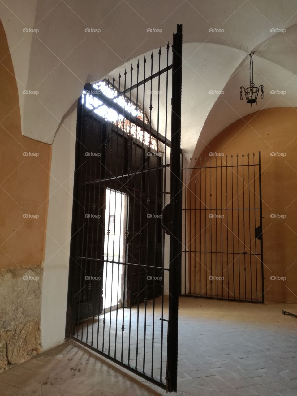 Door and gate, to the cloister