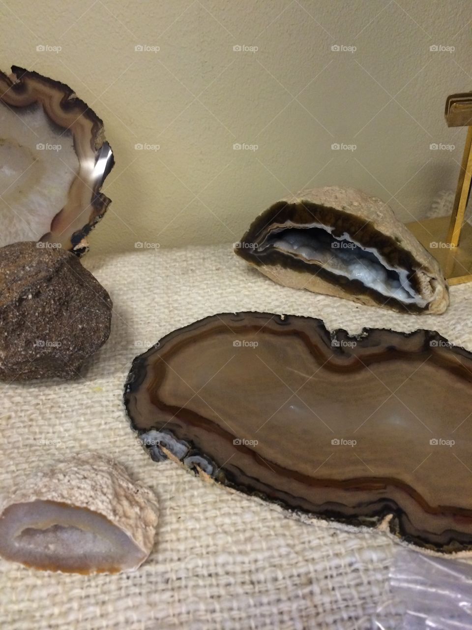 Geodes, crystals and stones