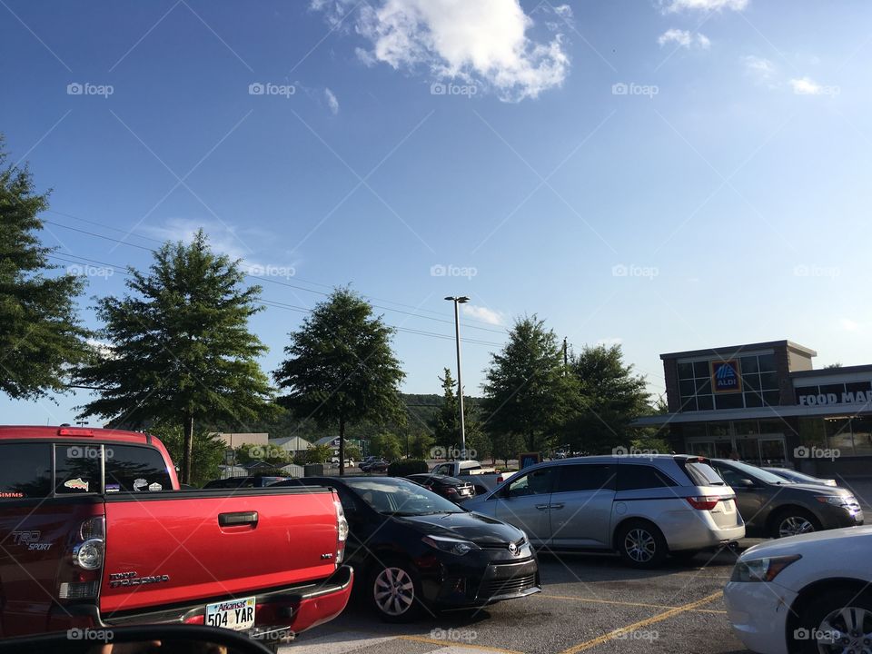 Sitting at Aldi’s waiting on hubby buy case of water, taking snapshots while I wait.