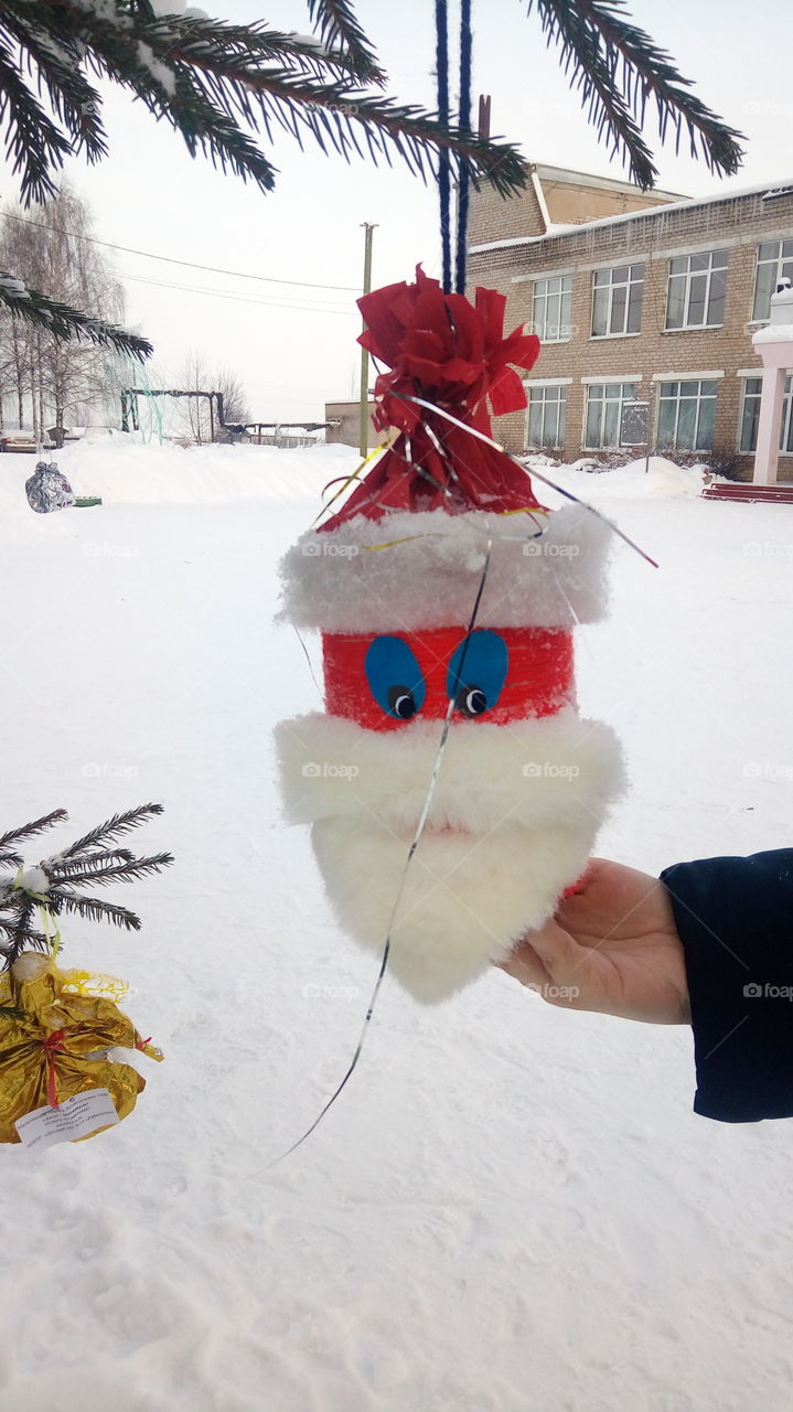 зима.снег.красный.