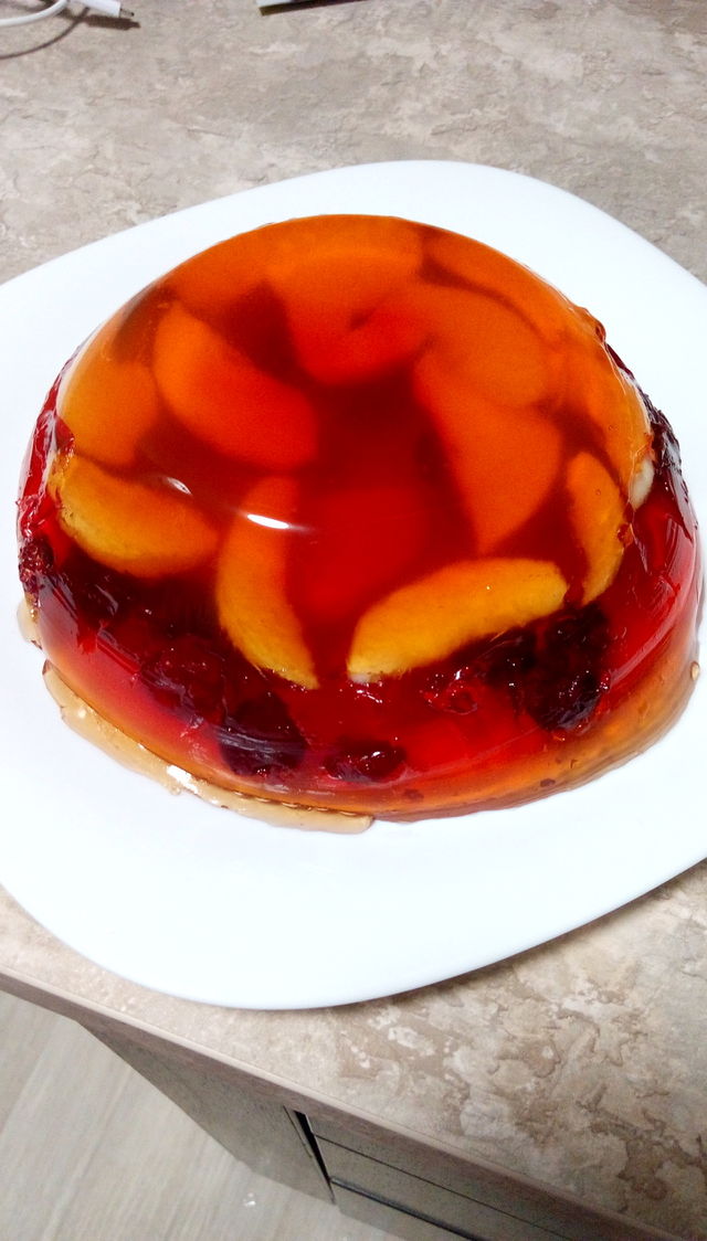 Gelatine cake