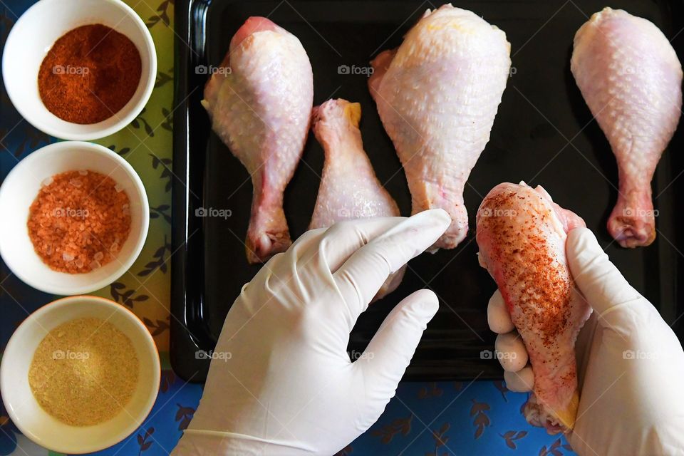 Seasoning chicken thighs