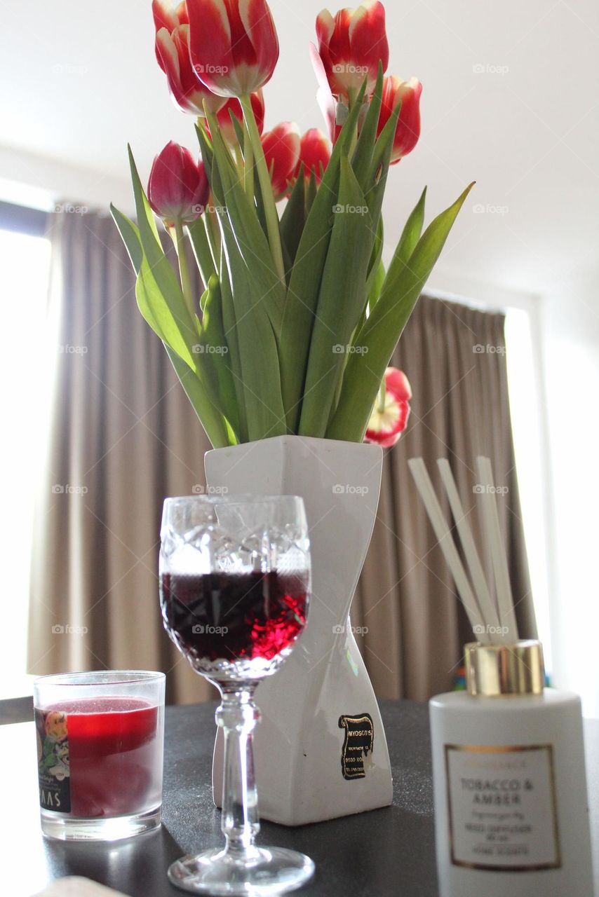 Tulips in vase 🌷