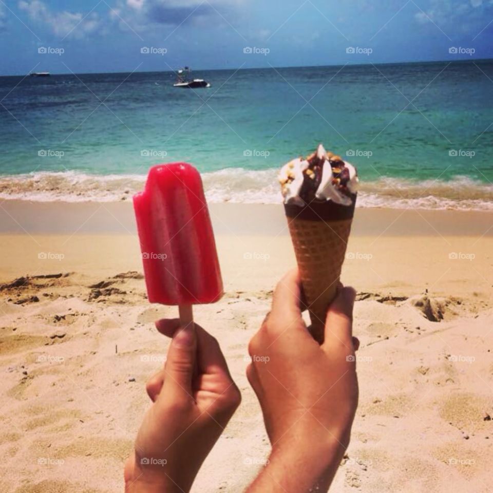 Ice cream . Ice cream on the beach