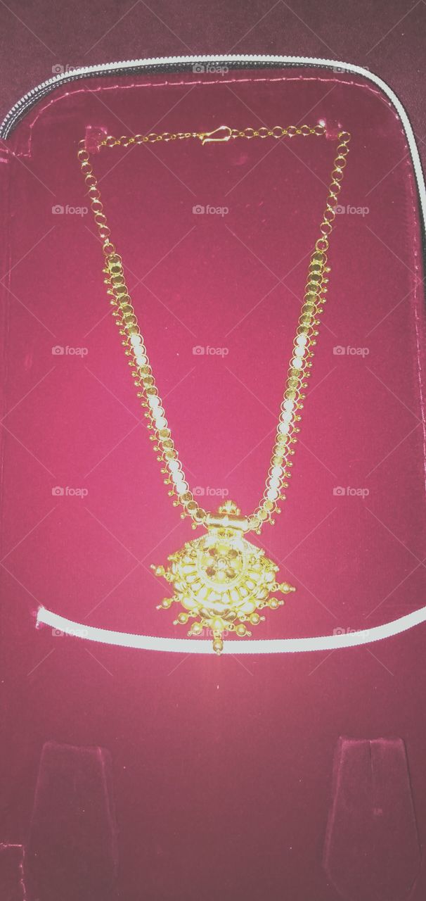 I # gold # jewellery #necklace # woman # attractive # design # covers # beauty # neck