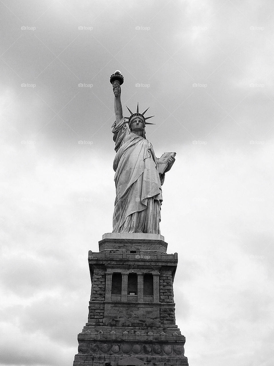 white black statue usa by damienstjohn