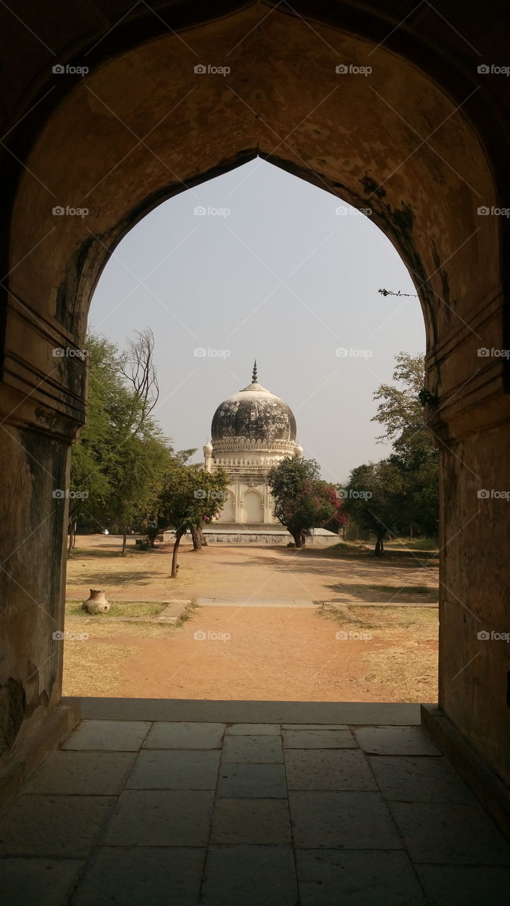 beautyfull monuments in 7 tomb situated in hyderabad India this tombs built by quliqutub shah in 400 years ago