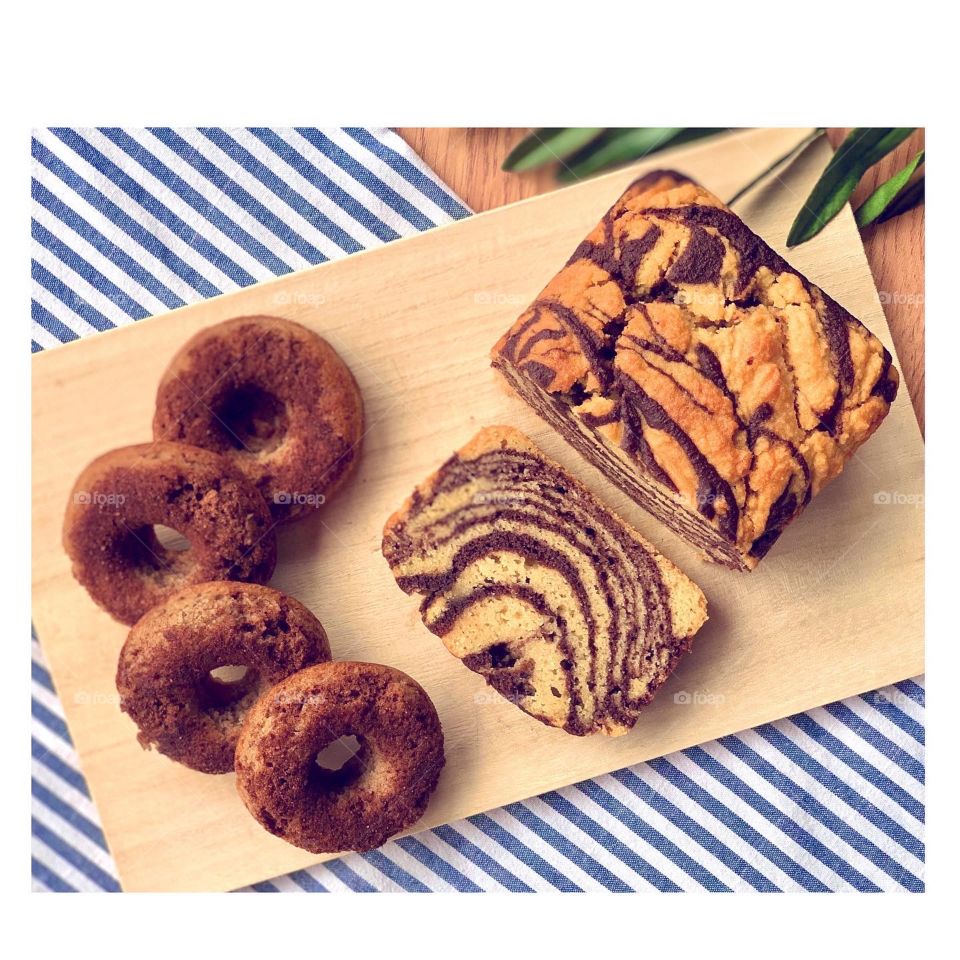 Keto friendly bakes like cinnamon donuts and marble cake 