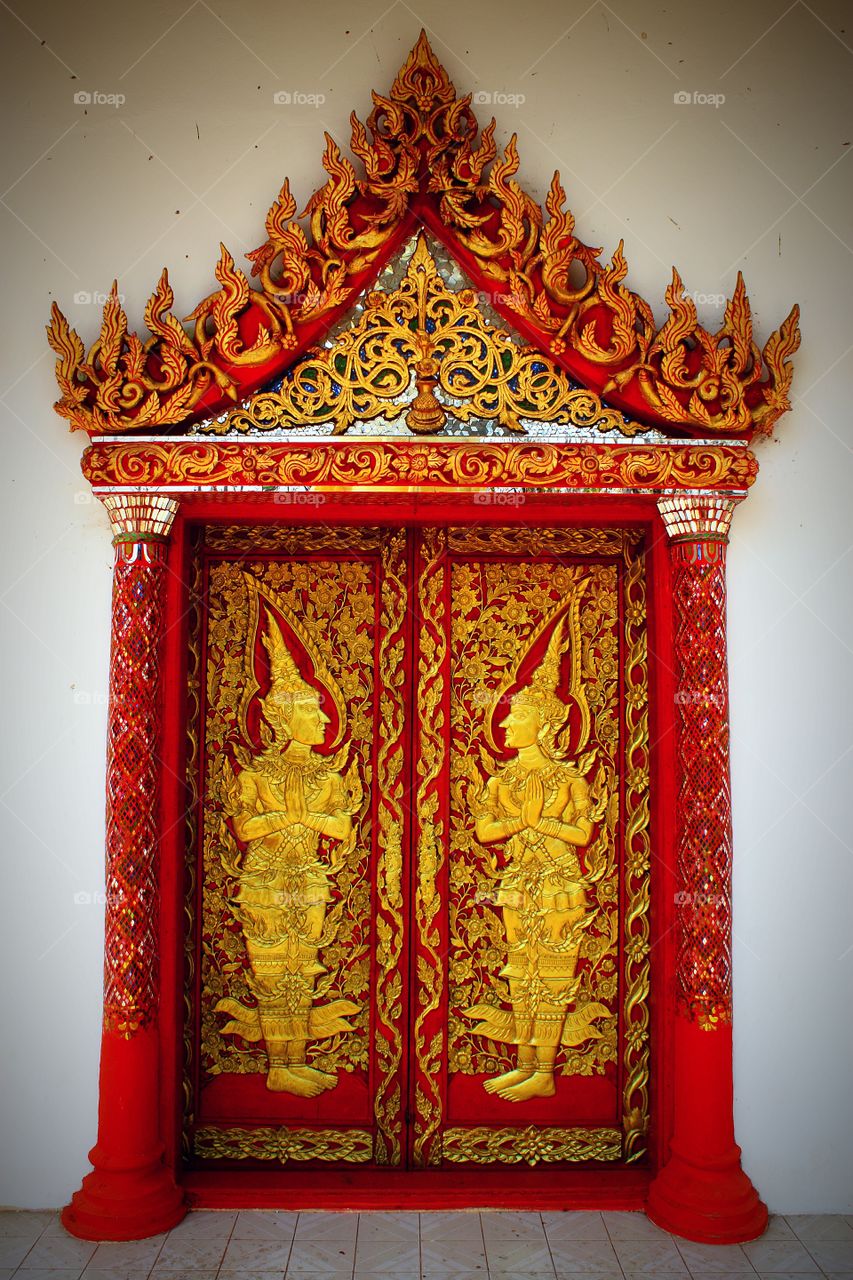 Amazing! Wood door carving. Art in Thai style.