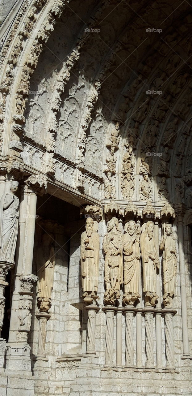 facade de la cathedrale de chartres
