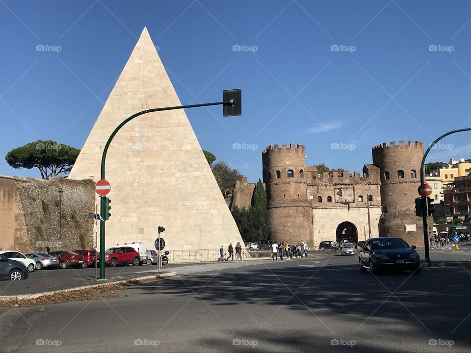 Piramide Roma 😍