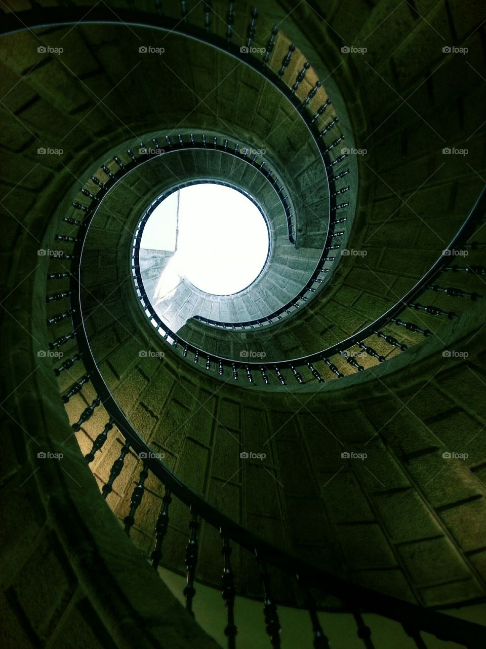 Triple Helicoidal Staircase