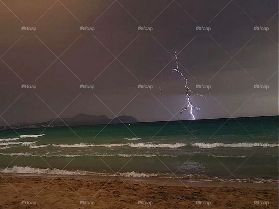 Gewitter über dem Meer