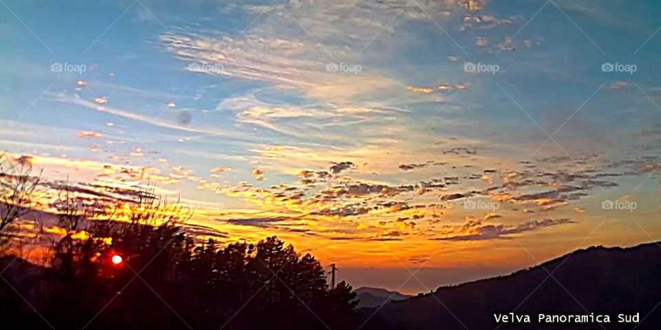 The last 19s sunset in Velva. Live cam view