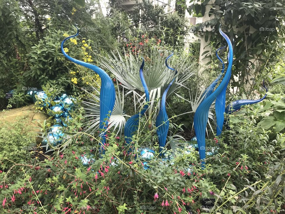 Blue glass sculpture, Chihuly, Kew, London 