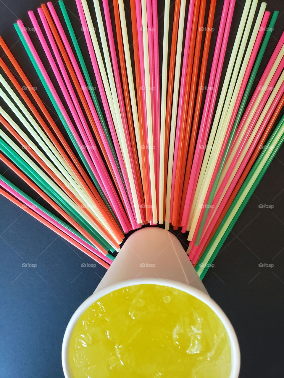 colored straws