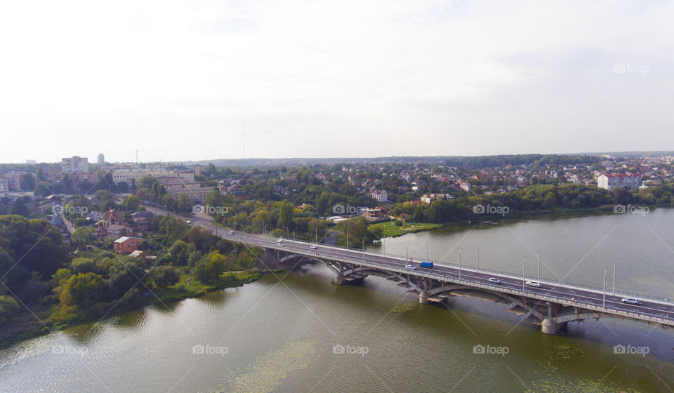 The bridge in the city 