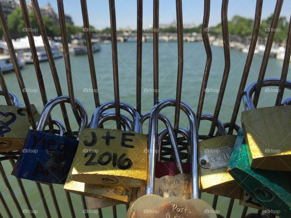 Love lock 