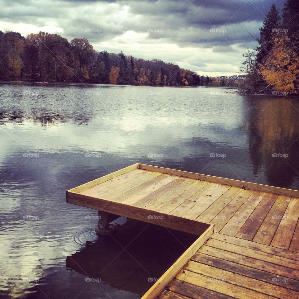 One of the many lakes of Pennsylvania. A place to clear your head. 