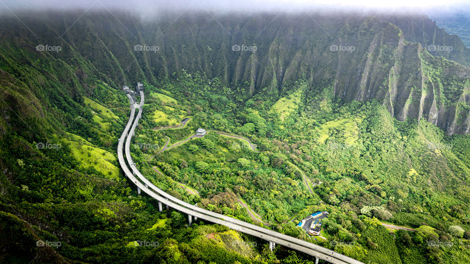 The elevated H-3 winding (literally) through the Ko’olau Mountains. — Kaneohe, Honolulu County, Oahu, Hawaii, USA. 