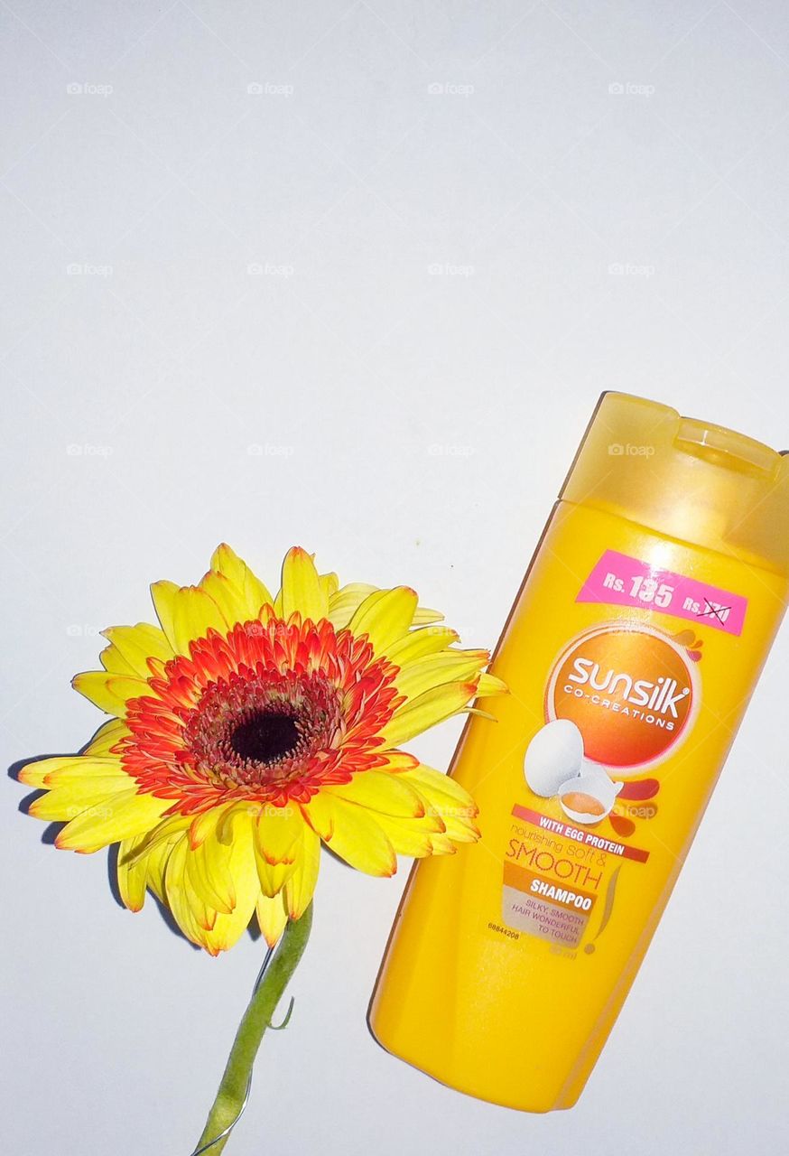 Sunsilk nourishing soft and smooth shampoo with egg protein with a flower - beauty products