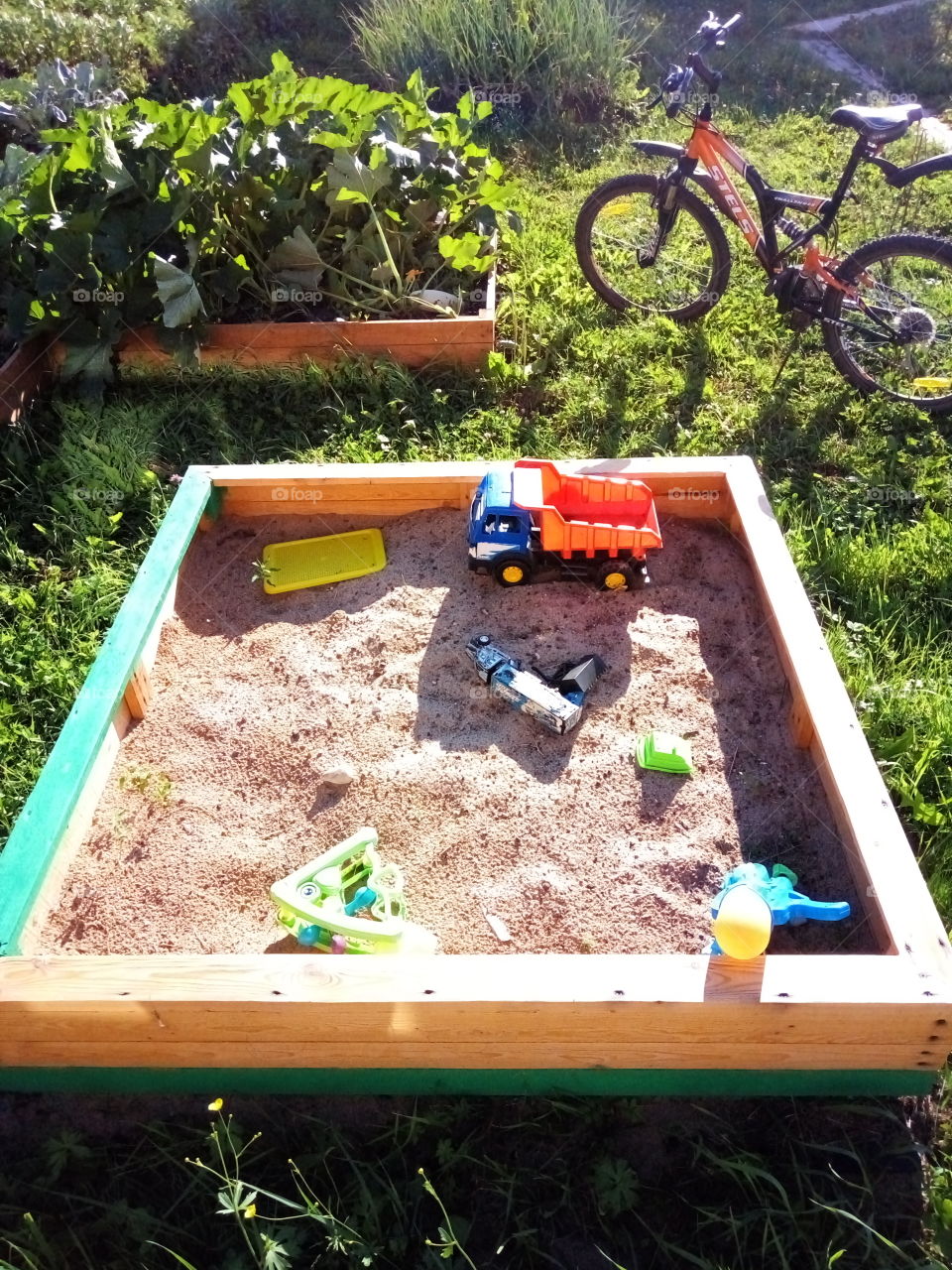 игрушки.песочницы.дети.лето.солнышко.