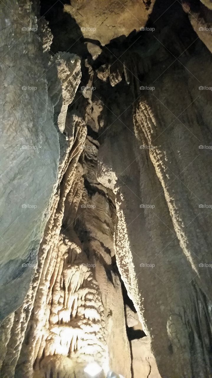 Onyx Cave. Exploring local cave