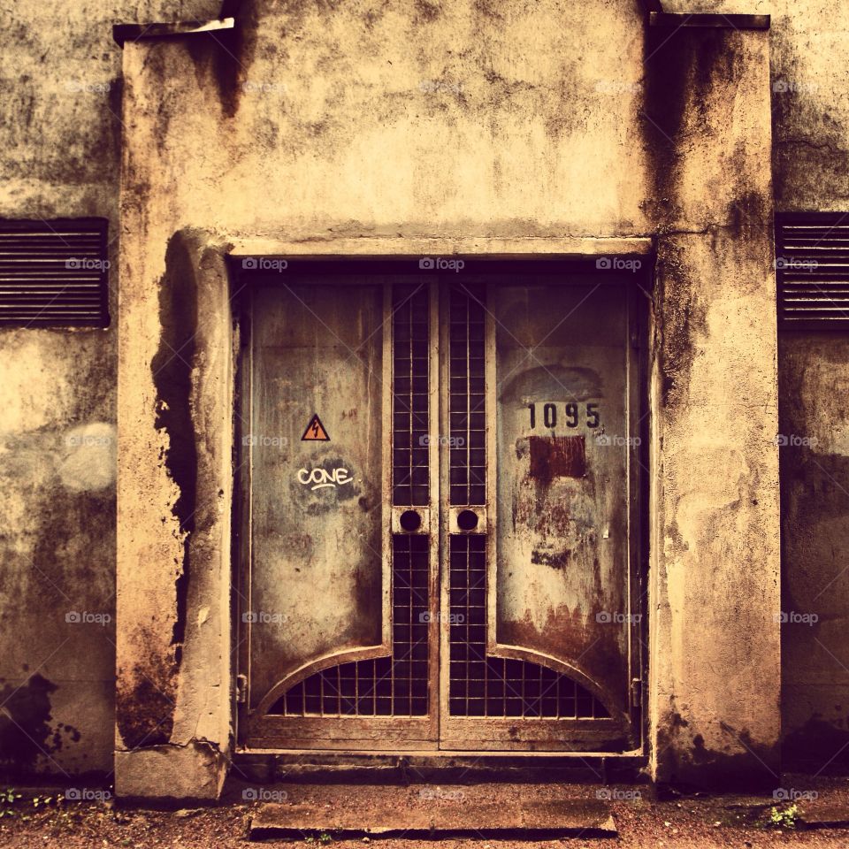 rusty door 