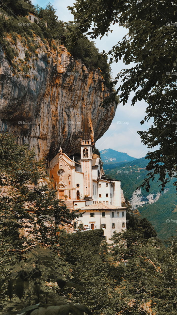 Madonna Della Corona