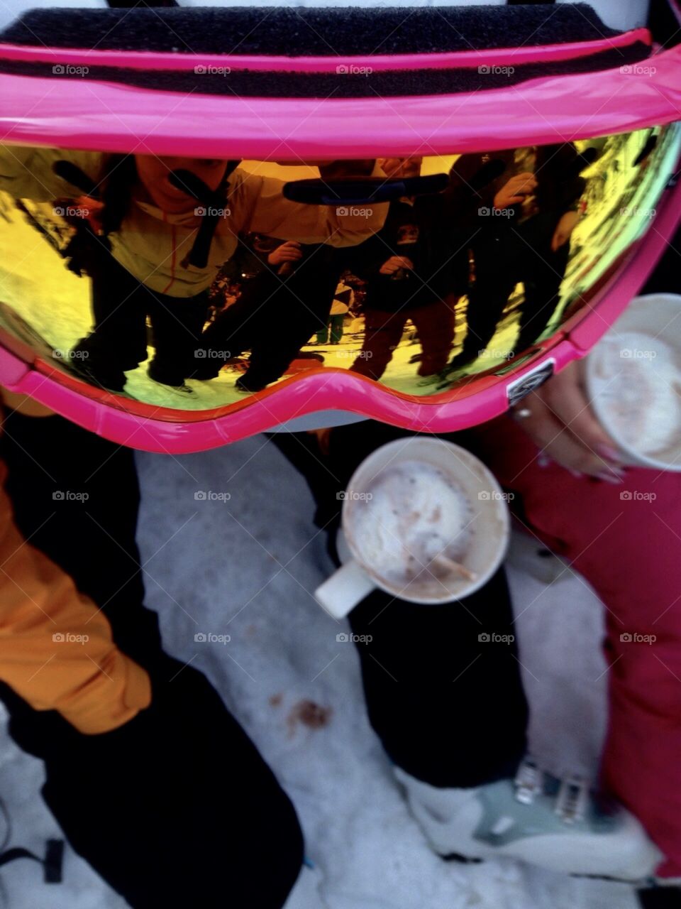 Skiing glasses and a hot chocolate 