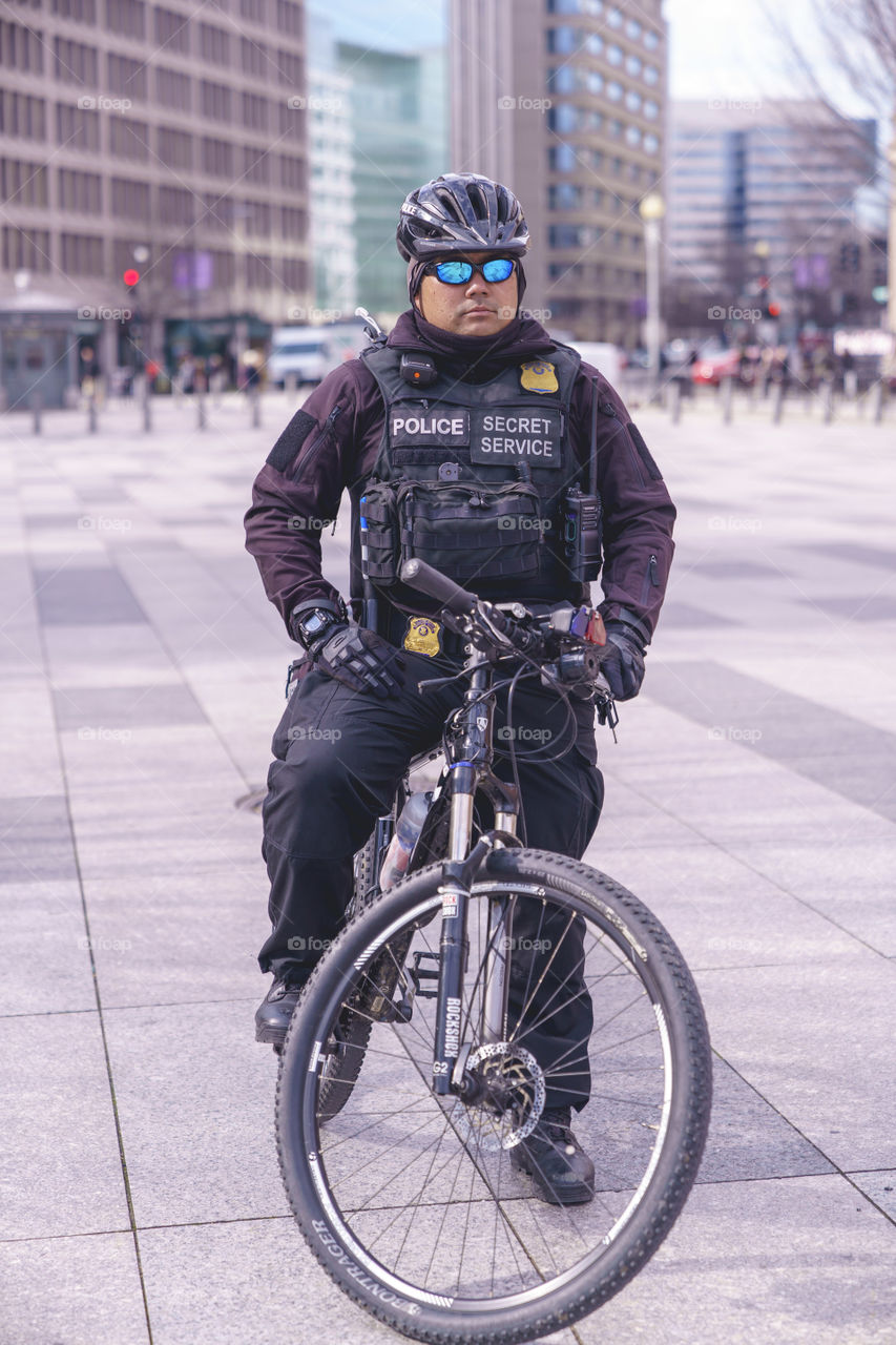 Secret Service Agent outside White House