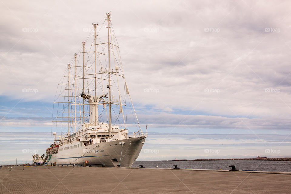 Sail ferry