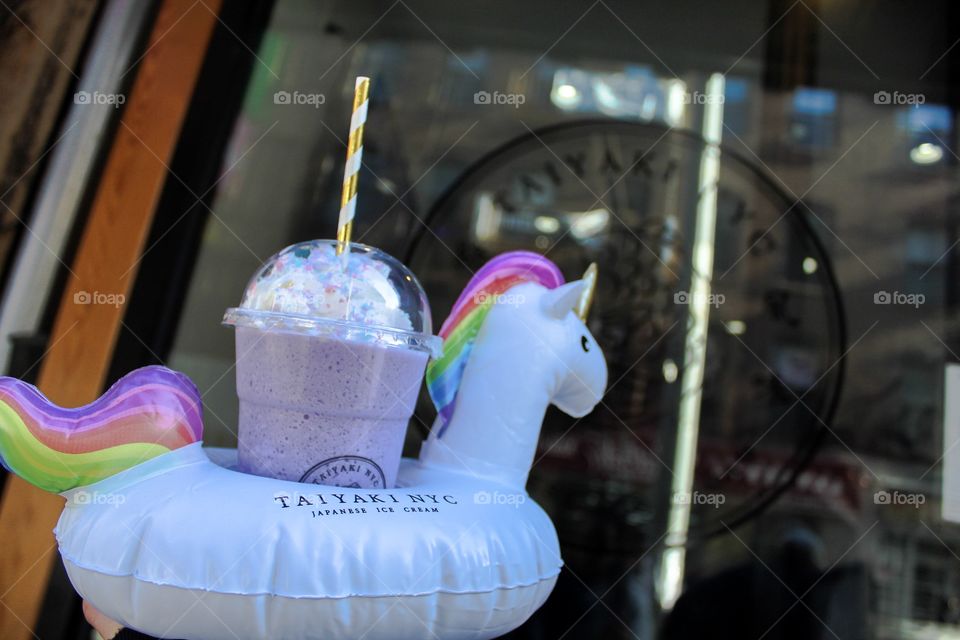 Magical Unicorn Taro float from @TayiakiNYC 🦄