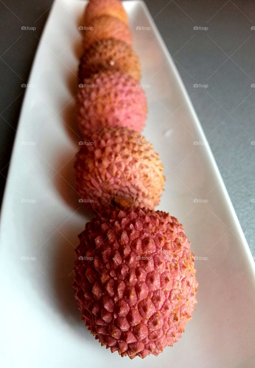 composition of lychees on line