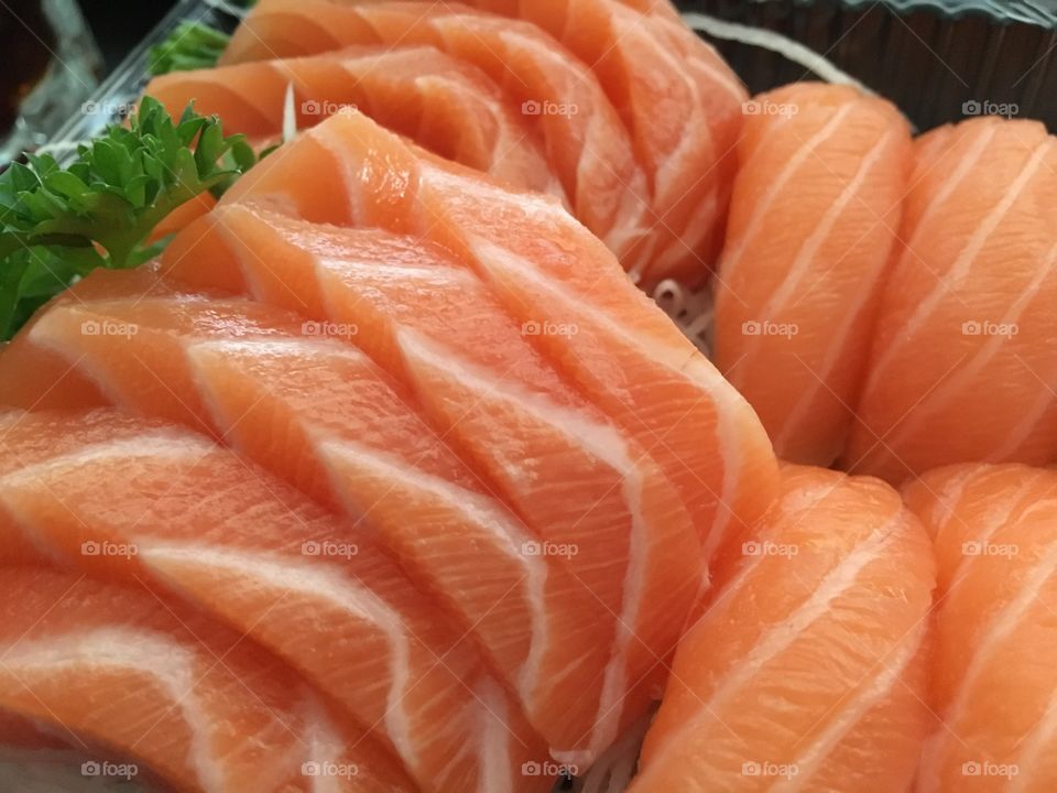 Salmon sashimi 