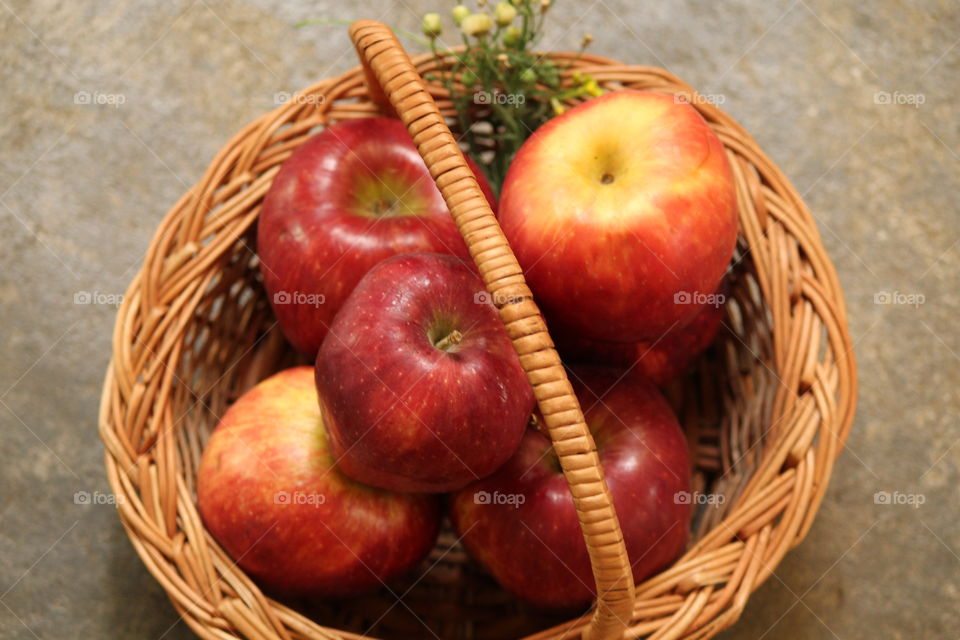 apples