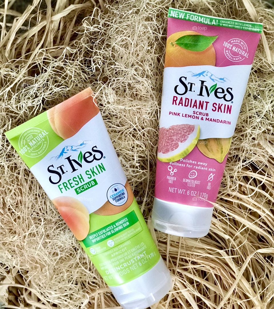 St. Ives Fresh Skin Scrub 