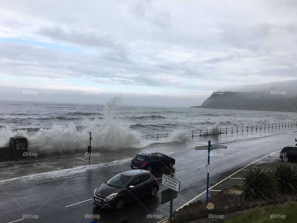 A view of waves splashing at Scarborough 