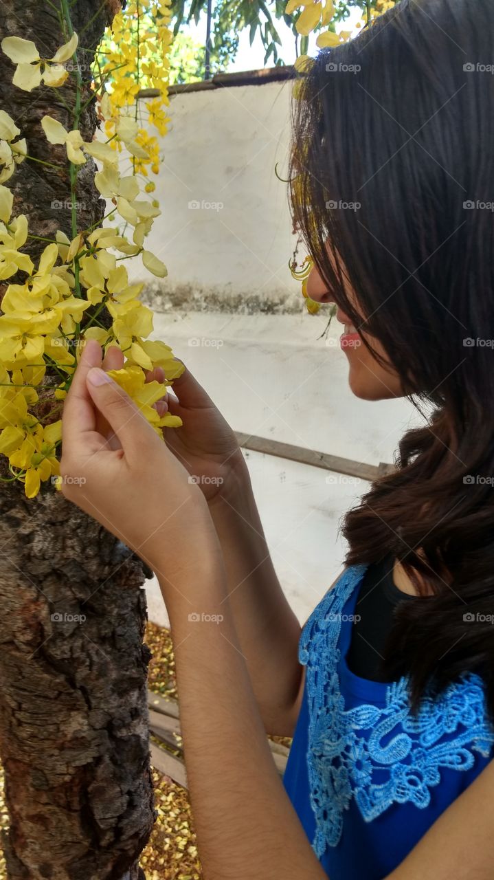 Ela resolveu viver como flor 🌸 e foi se colorir sozinha ⚘👏💫💕🍃