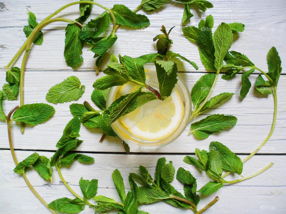 cocktail of lemon and mint
