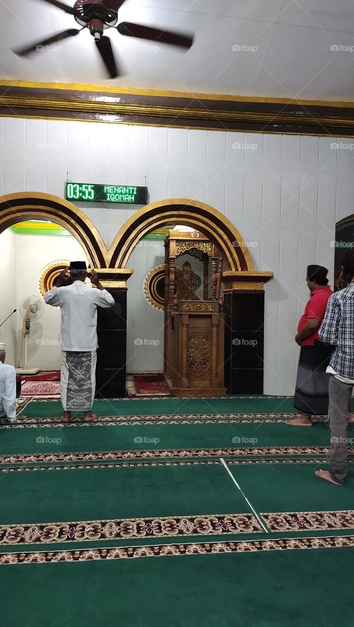 waktunya sholat subuh berjamaah