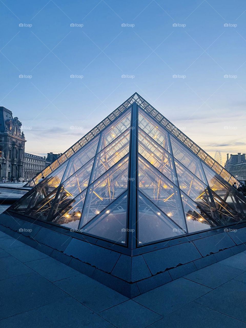 Paris pyramid good design 